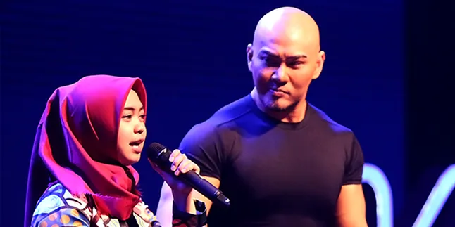 Jadi Speaker di XYZ Day 2018, Ria Ricis Baru 3 Hari Sembuh Dari Tipes Jadi Speaker di XYZ Day 2018, Ria Ricis Baru 3 Hari Sembuh Dari Tipes