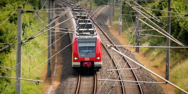 Jadwal KRL Jogja-Solo dan Sebaliknya, Lengkap Waktu Keberangkatan dari Setiap Stasiun!