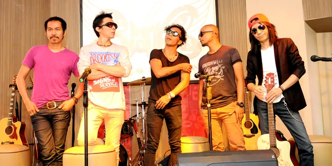 Jaga Tradisi, Slank: Kami Masih 'Menunduk' Selama Pemilu!