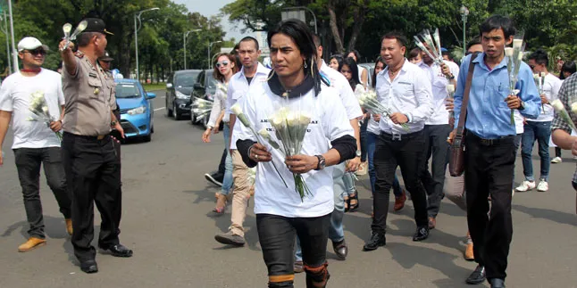 Jakarta Banjir, Charly Van Houten Bingung Cari Jalan Jakarta Banjir, Charly Van Houten Bingung Cari Jalan