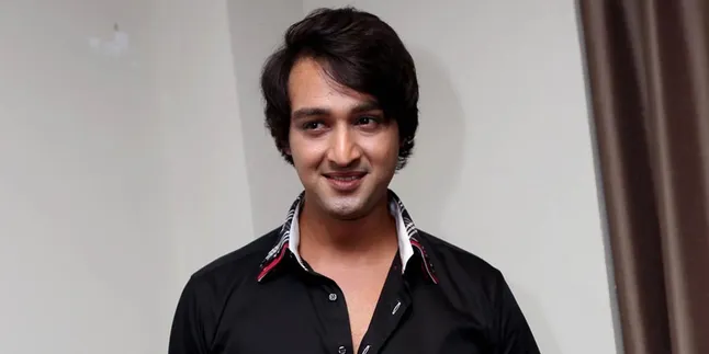 Jalan-Jalan di Monas, Saurabh Raj Jain Nyaris Tak Dikenali?