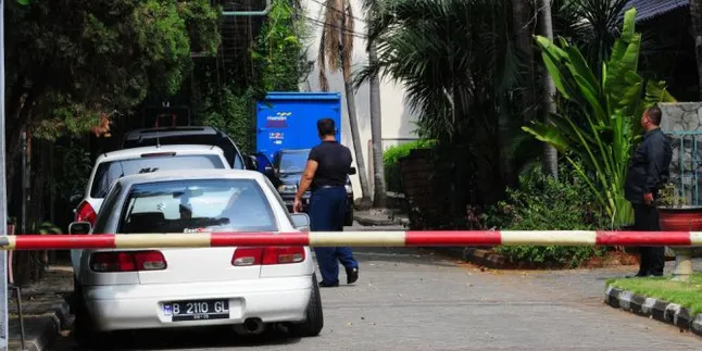 Jalan ke Rumah Mertua Dian Sastrowardoyo Diportal