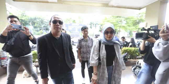 Jalani BAP Perdana 2,5 Jam, Eks Karyawan Ashanty Dicecar 21 Pertanyaan Soal Perampasan Aset Jalani BAP Perdana 2,5 Jam, Eks Karyawan Ashanty Dicecar 21 Pertanyaan Soal Perampasan Aset