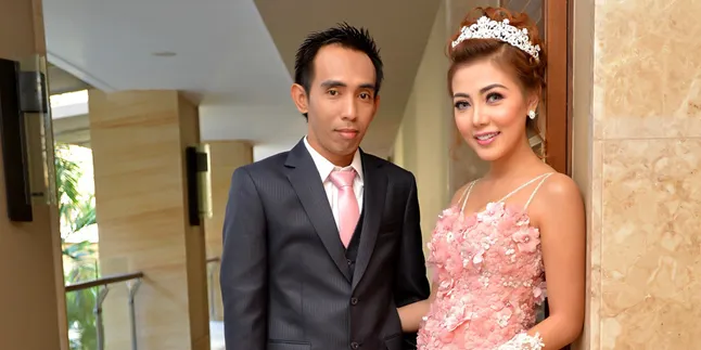 Jalani Hubungan Jarak Jauh, Cinta Bella - Suryono Terasa Indah Jalani Hubungan Jarak Jauh, Cinta Bella - Suryono Terasa Indah