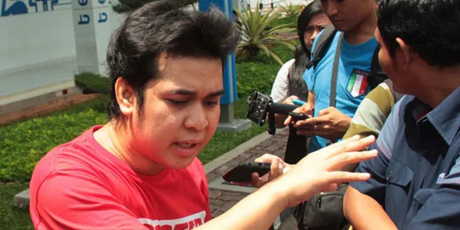 Jalani Pemeriksaan, Olga Syahputra Hanya Lempar Senyuman