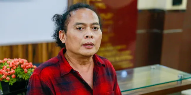 Jalani Pemeriksaan Polisi atas Laporan Deolipa Yumara, Feni Rose Tolak Jalani Restorative Justice Jalani Pemeriksaan Polisi atas Laporan Deolipa Yumara, Feni Rose Tolak Jalani Restorative Justice