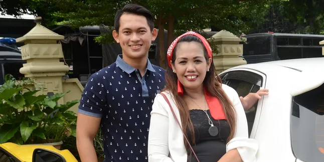 Jalani Pemotretan di Bali, Elly Sugigi Berniat Temui Orangtua Irfan Sbaztian