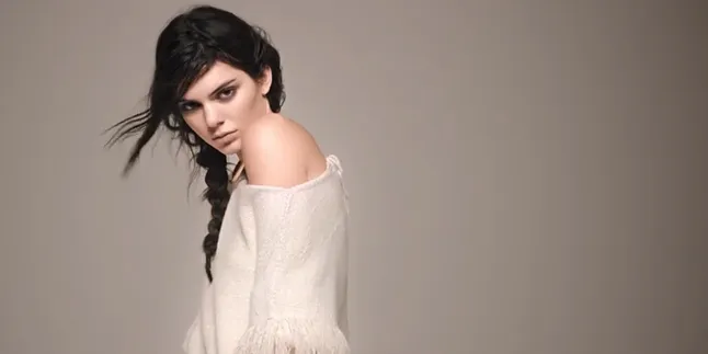 Jalani Pemotretan, Kendall Jenner Malah Joget-Joget Manja