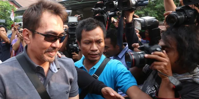 Jalani Penyelidikan Kasusnya, Kondisi Aa Gatot Brajamusti Drop Jalani Penyelidikan Kasusnya, Kondisi Aa Gatot Brajamusti Drop