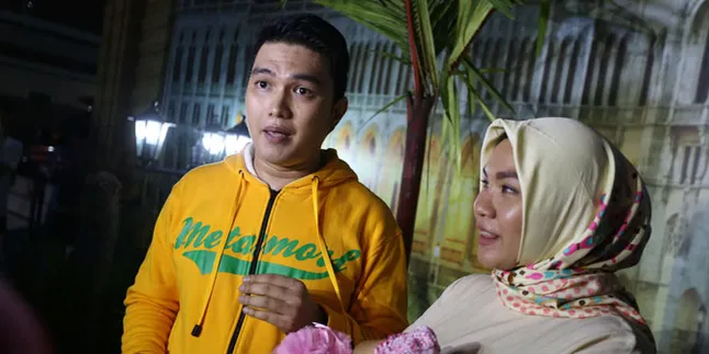 Jalani Sidang Cerai, Aldi Taher Siap Tanpa Didampingi Pengacara Jalani Sidang Cerai, Aldi Taher Siap Tanpa Didampingi Pengacara