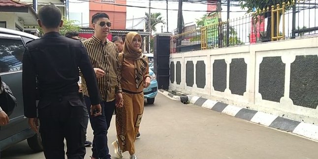 Wearing Couple Outfits, Rey Utami and Pablo Benua: Our Hearts Are United