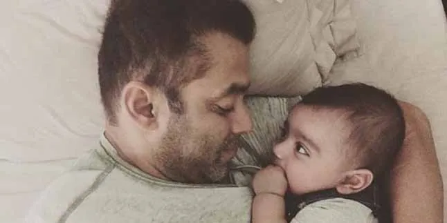 Jalani Tugas 'Mamu', Begini Gaya Salman Khan Momong Keponakan