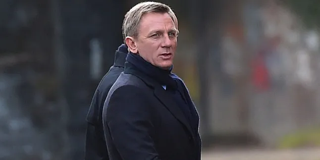 James Bond Kembali Dan Membawamu Beraksi di Salju