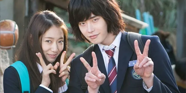 Jangan Terkejut Tahu Harga Tas Park Shin Hye Dalam 'Pinocchio' Jangan Terkejut Tahu Harga Tas Park Shin Hye Dalam 'Pinocchio'
