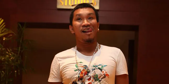 Jarang Ada Yang Tahu, Mongol Ternyata Punya 26 Mobil di Rumah!