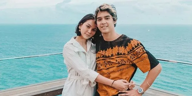 Jarang Bersama - Dikabarkan Putus, Ternyata Al Ghazali & Alyssa Daguise LDR-an Jarang Bersama - Dikabarkan Putus, Ternyata Al Ghazali & Alyssa Daguise LDR-an
