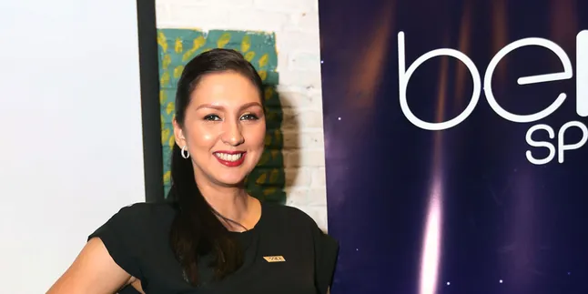Jarang ke Salon, Donna Agnesia Rawat Rambut Dengan Ini