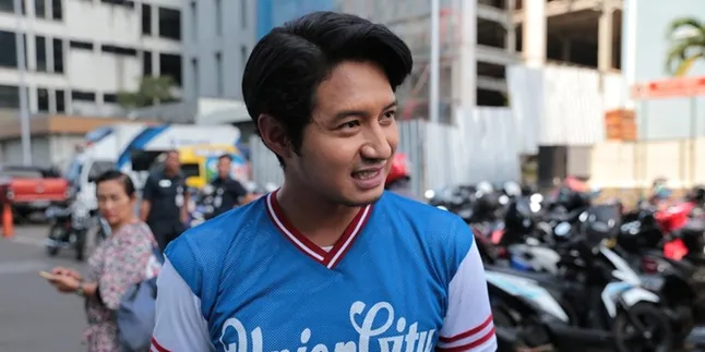 Jarang Kelihatan di TV, Ternyata Chand Kelvin Kuliah S2 di Malaysia