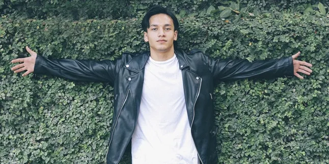 Jarang Umbar Kemesraan, Jefri Nichol Ungkap Bukan Konsumsi Publik Jarang Umbar Kemesraan, Jefri Nichol Ungkap Bukan Konsumsi Publik