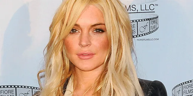 Jari Terpotong, Lindsay Lohan Adakan Operasi Penyambungan Darurat Jari Terpotong, Lindsay Lohan Adakan Operasi Penyambungan Darurat
