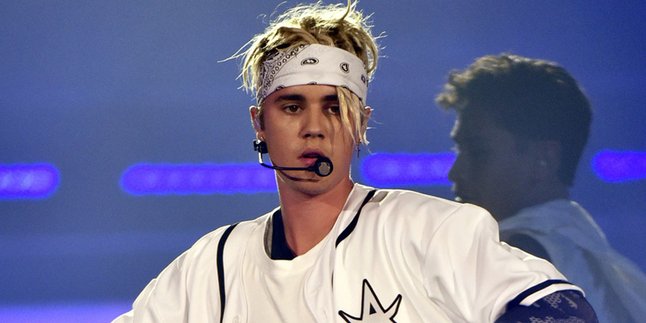 Jatuh Lagi di Panggung, Justin Bieber Disoraki Para Dancernya