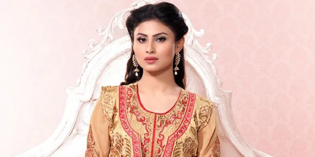 Jauh di Amerika, Ini Dia Sosok 'Kekasih' Mouni Roy Dari Masa Lalu