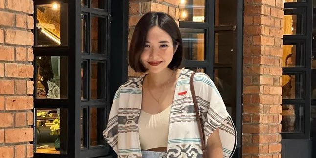 Jauh-Jauh ke Malang, Gisella Anastasia Saksikan Indonesia Basketball League (IBL) Bersama Wijaya Saputra Jauh-Jauh ke Malang, Gisella Anastasia Saksikan Indonesia Basketball League (IBL) Bersama Wijaya Saputra