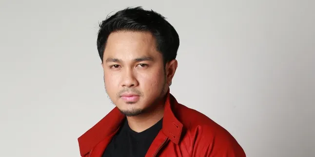 Jebolan KDI Yogie Nandes Kenalkan Single 'Tahalan Restu', Bawa Misi Populerkan Lagu Minang Jebolan KDI Yogie Nandes Kenalkan Single 'Tahalan Restu', Bawa Misi Populerkan Lagu Minang