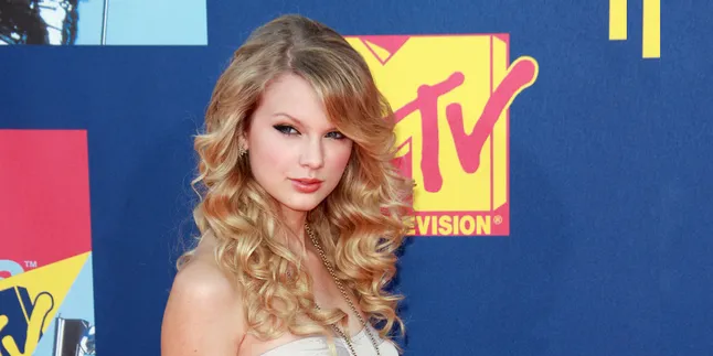 Jelang Acara Red Carpet, Taylor Swift Diserang Kucing