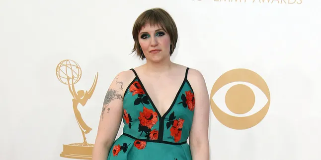 Jelang Golden Globe, Artis Ini Nekat Sebar Foto Topless