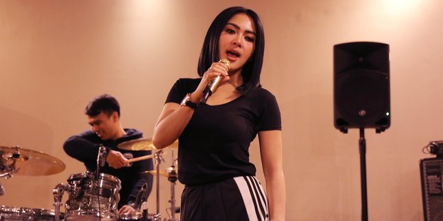 Jelang Konser Jambul Khatulistiwa, Berapa Lagu yang Akan Dibawakan Syahrini?