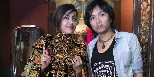 Jelang Nikah, Alex - Novita Dewi Rasakan Kebesaran Tuhan Jelang Nikah, Alex - Novita Dewi Rasakan Kebesaran Tuhan