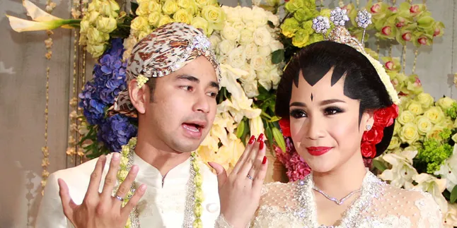 Jelang Resepsi, Apa Yang Dilakukan Nagita Slavina di Ruang Rias? Jelang Resepsi, Apa Yang Dilakukan Nagita Slavina di Ruang Rias?