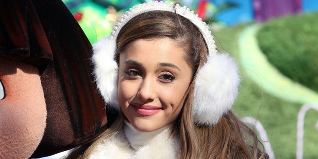 Jelang Rilis, Ariana Grande Bocorkan 'Bang Bang' Bagiannya