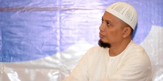 Jenazah Ustaz Arifin Ilham Disalatkan Saat Zuhur dan Dimakamkan di Gunung Sindur Jenazah Ustaz Arifin Ilham Disalatkan Saat Zuhur dan Dimakamkan di Gunung Sindur