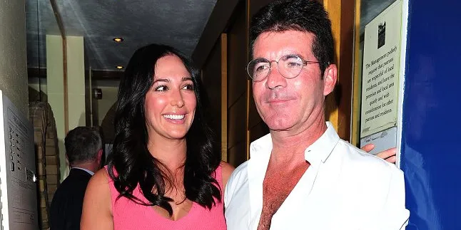 Jenis Kelamin Anak Simon Cowell Terungkap! Jenis Kelamin Anak Simon Cowell Terungkap!