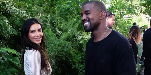 Jenis Kelamin Bayi ke-3 Kim Kardashian & Kanye West Akhirnya Terungkap! Jenis Kelamin Bayi ke-3 Kim Kardashian & Kanye West Akhirnya Terungkap!