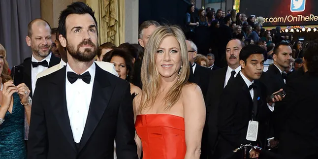 Jennifer Aniston - Justin Theroux 'Merasa' Sudah Menikah
