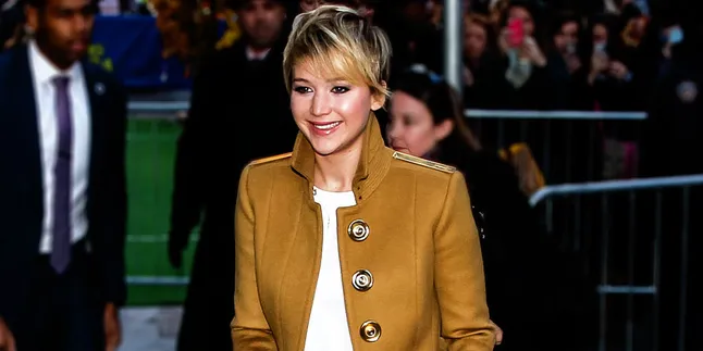 Jennifer Lawrence Ikut Tur 'GHOST STORIES Coldplay?