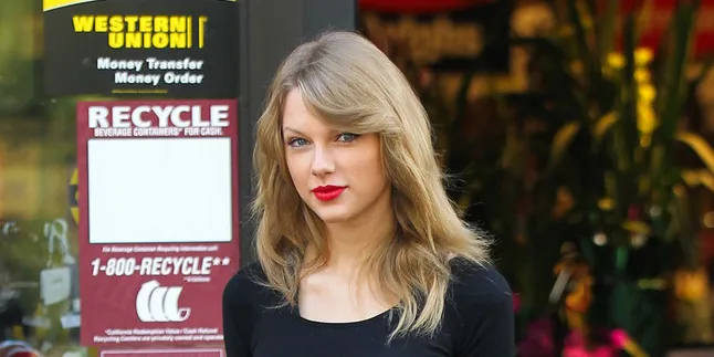 Jennifer Lawrence Ketahuan Ejek Taylor Swift di Golden Globe 2014