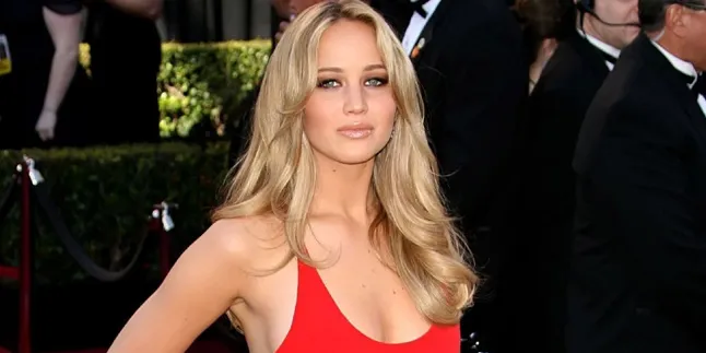 Jennifer Lawrence Ketahuan Hisap Ganja?