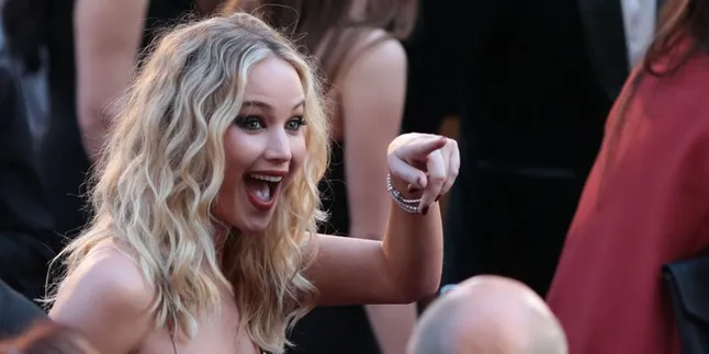 Jennifer Lawrence Tampil Hot Di RED SPARROW Meski Gagal Diet!
