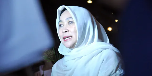 Jenny Rachman Tak Setuju Ada Atribut Partai di Posko Banjir