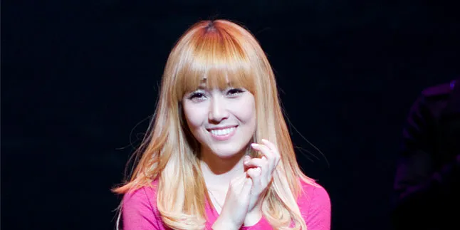 Jessica Girls Generation Lakukan Selca Mirip Kucing