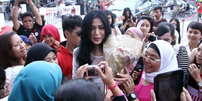 Jessica Iskandar Akhirnya Pulang ke Indonesia Jessica Iskandar Akhirnya Pulang ke Indonesia