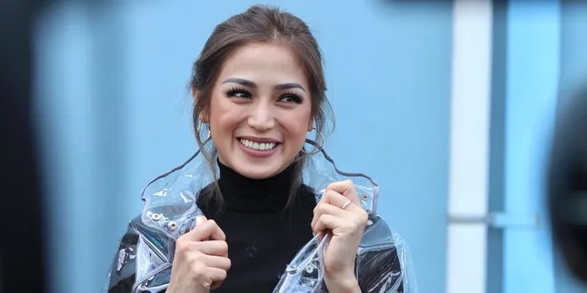 Jessica Iskandar Bantah Pertemukan El Barrack Dengan Ayah Kandung di Jerman