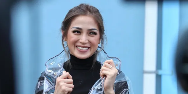 Jessica Iskandar Ubah Rambut Jadi Pirang Ala Kylie Jenner Tapi Malah Fail