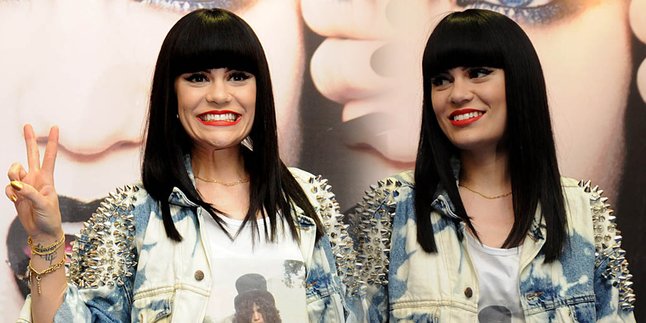 Jessie J Tampilkan 'Bang Bang' Secara Akustik, Keren Banget!