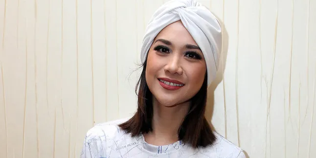 'JILBAB TRAVELER', Proses Bunga Citra Lestari Kenakan Hijab 'JILBAB TRAVELER', Proses Bunga Citra Lestari Kenakan Hijab