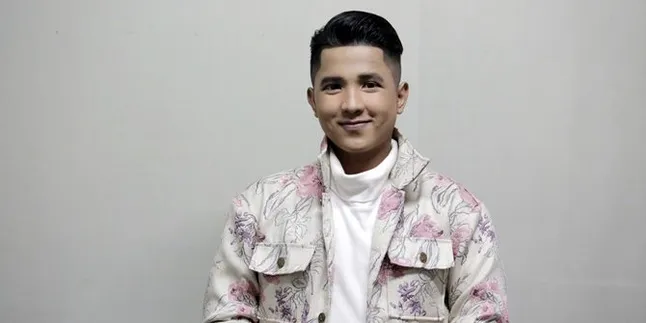 Jirayut Ceritakan Kisah di Balik Lagu 'Jambret Cinta', Pengalaman Jatuh Cintanya?